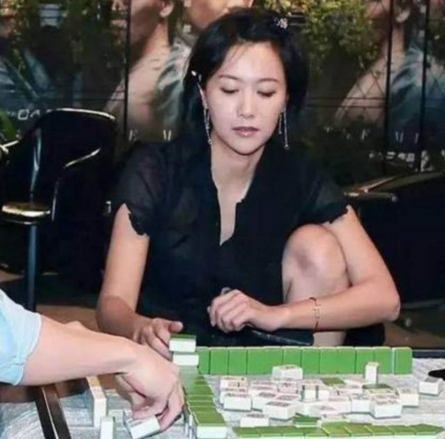 火爆美女麻将_麻将火爆美女头像_麻将火爆美女视频