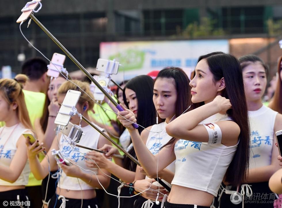美女直播无遮挡app_美女全祼体无遮挡祼胸_美女弯腰私处毫无遮挡