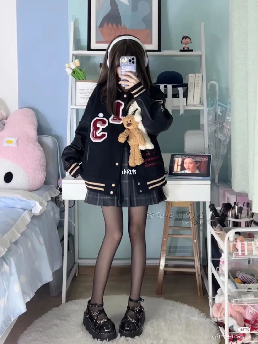 极度诱惑大尺度黑丝翘臀美女图_黑丝大奶_舔奶舔脚黑丝女王