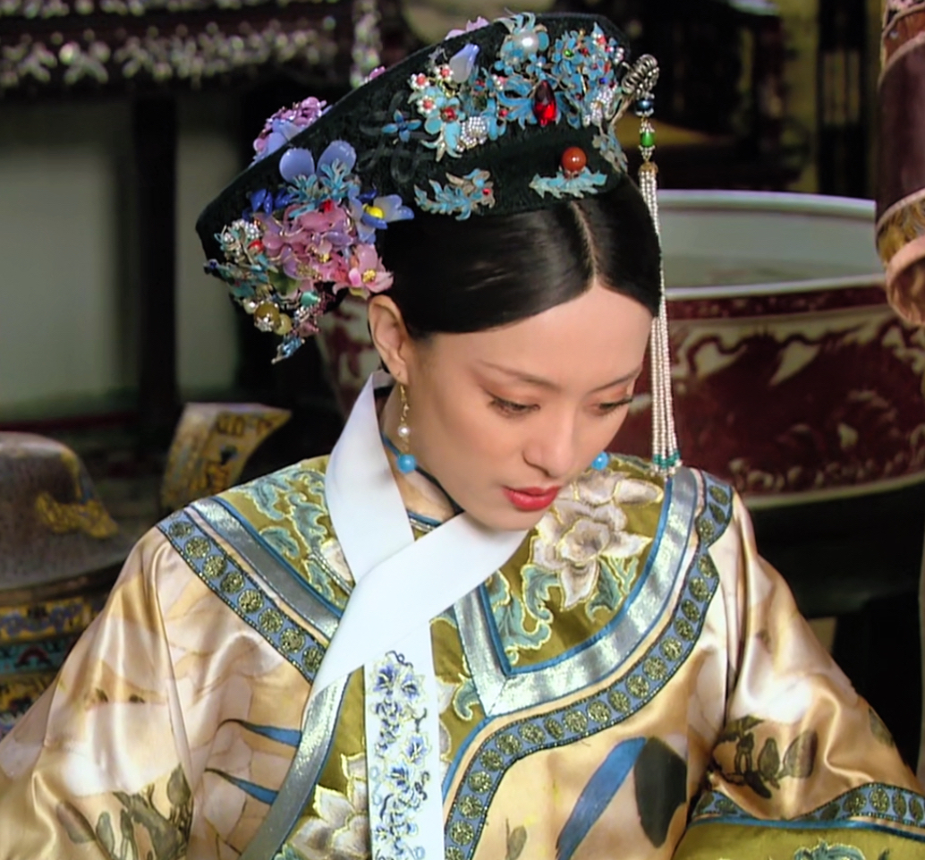 甄嬛装扮游戏_甄嬛传换装小游戏_甄嬛换装传游戏小程序