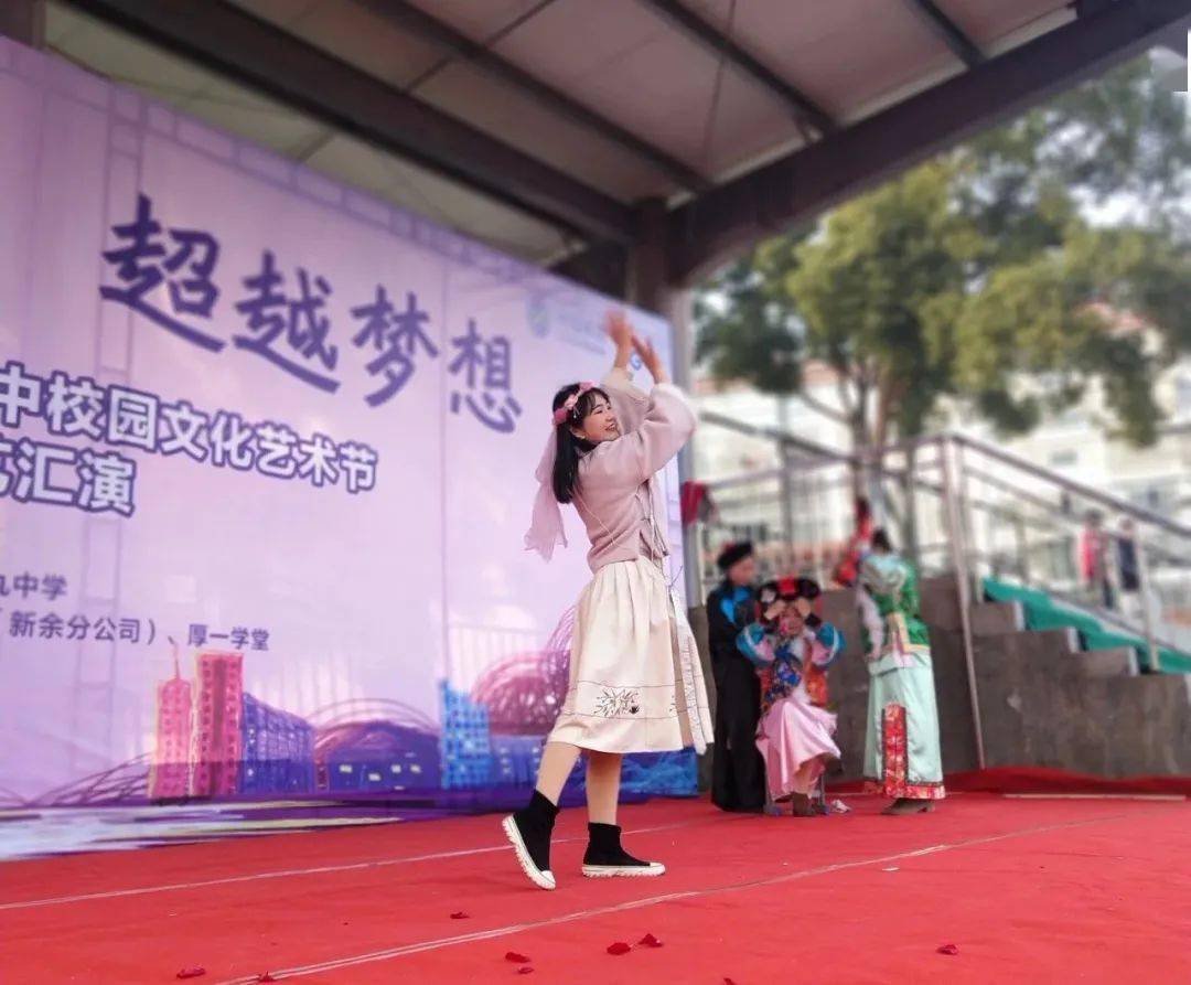 年少轻狂的岁月已经远去是什么歌_歌曲年少轻狂原唱_年少远去岁月歌轻狂是谁唱的