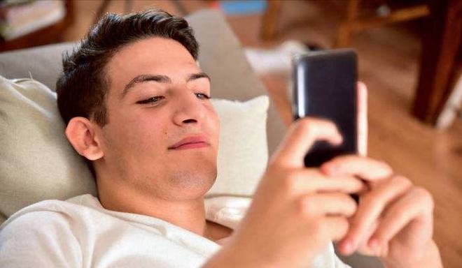 4gb手机玩游戏够吗_4g手机打游戏最好的是哪款_不打游戏买什么4g手机