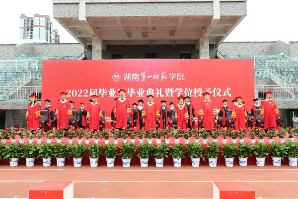 盗战队鲁邦连者vs警察战队_鲁邦战队vs快盗战队_快盗战队