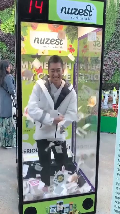 小女孩的宠物世界 